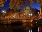 Dusseldorf Königsallee by Night [Photo: Thomas Robbin]